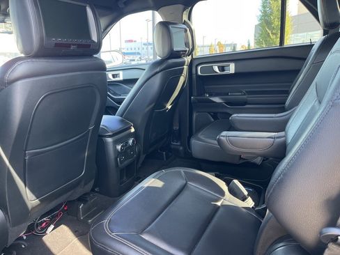 Used 2020 Ford Explorer XLT w/ Equipment Group 202A image 11