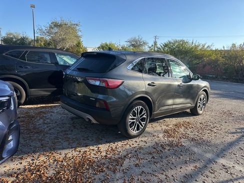 Used 2020 Ford Escape SEL image 3