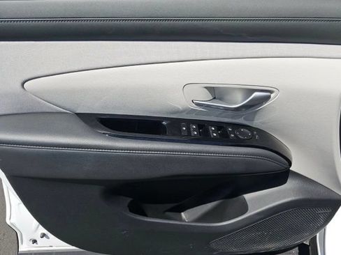 Used 2025 Hyundai Tucson Limited AWD/4WD image 15
