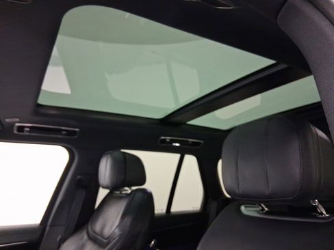 New 2025 Land Rover Range Rover SE image 13