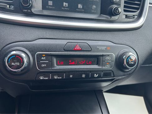 Used 2019 Kia Sorento LX image 15
