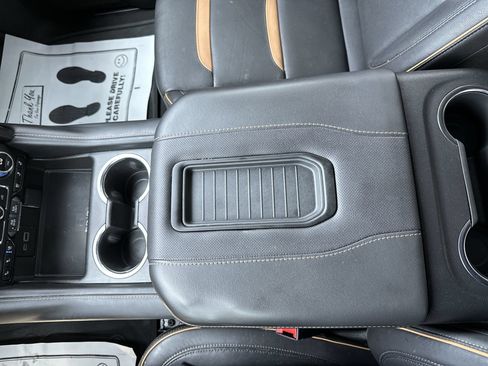 Used 2024 GMC Yukon AT4 w/ Technology Package AWD/4WD image 22