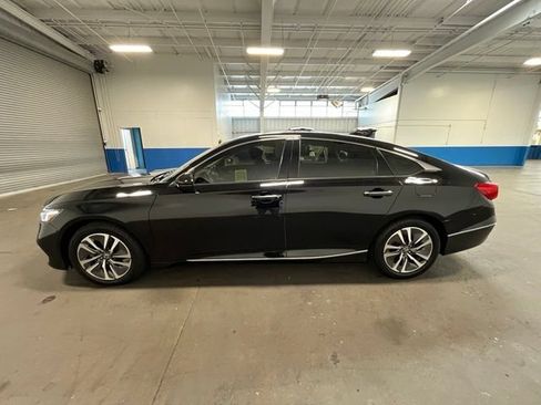 Used 2019 Honda Accord Touring image 6