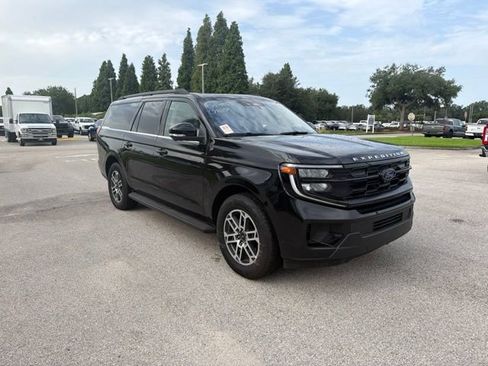 Used 2025 Ford Expedition Max Active RWD image 3