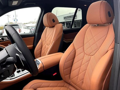 Used 2025 BMW X5 sDrive40i w/ M Sport Package image 7