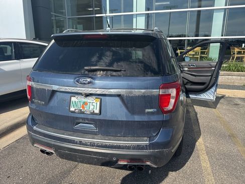 Used 2018 Ford Explorer Platinum AWD/4WD image 3