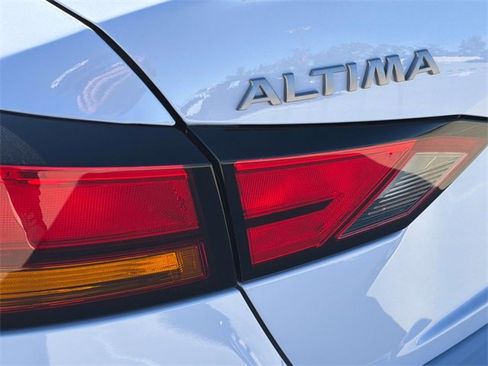 New 2025 Nissan Altima 2.5 SR image 6