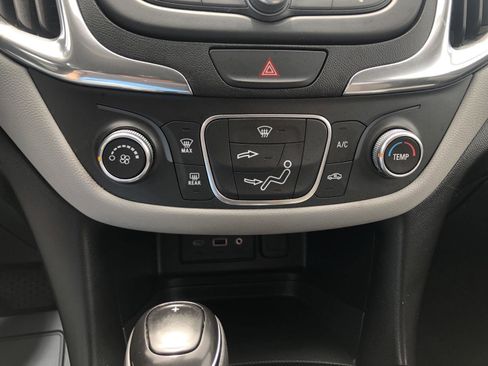 Used 2019 Chevrolet Equinox LS w/ LS Convenience Package FWD image 30