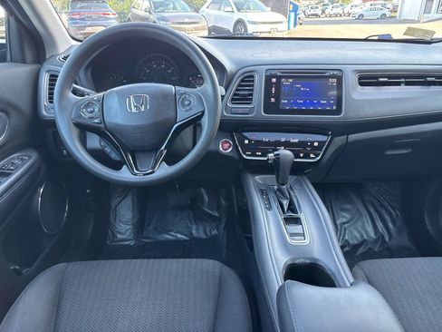 Used 2018 Honda HR-V EX image 11