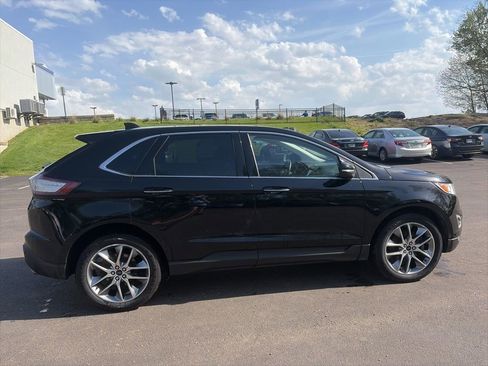 Used 2016 Ford Edge Titanium w/ Equipment Group 302A AWD/4WD image 9