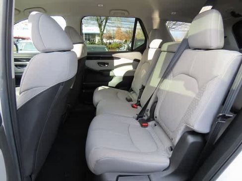 Certified 2023 Honda Pilot LX image 14