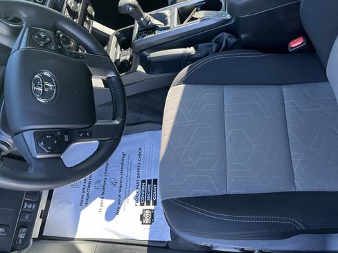 Used 2023 Toyota Tacoma TRD Sport image 16