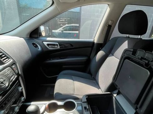Used 2018 Nissan Pathfinder SV AWD/4WD image 23