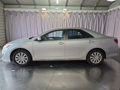 Used 2014 Toyota Camry LE FWD image 6