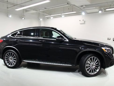 Used 2019 Mercedes-Benz GLC 300 4MATIC Coupe image 9