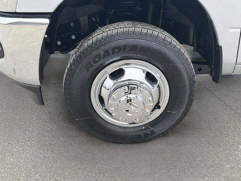 New 2026 RAM 3500 Tradesman AWD/4WD image 37