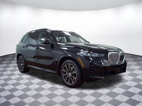 Used 2026 BMW X5 xDrive50e w/ M Sport Package image 7