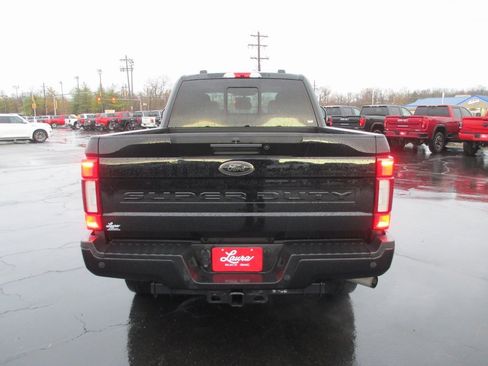 Used 2022 Ford F250 Lariat w/ Black Appearance Package image 6
