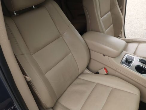 Used 2021 Jeep Grand Cherokee Limited image 32