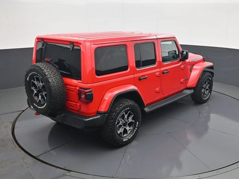 Used 2025 Jeep Wrangler Unlimited Sahara AWD/4WD image 18