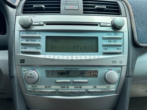 Used 2009 Toyota Camry XLE FWD image 23