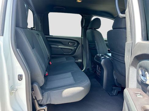 Used 2019 Nissan Titan SV w/ SV Convenience Package RWD image 26