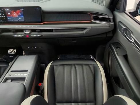 Used 2024 Kia EV9 GT-Line AWD/4WD image 57