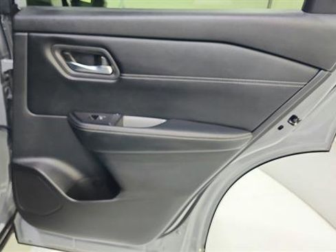 Certified 2025 Nissan Rogue SL AWD/4WD image 33