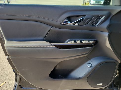 Used 2023 GMC Acadia AT4 w/ Technology Package image 20