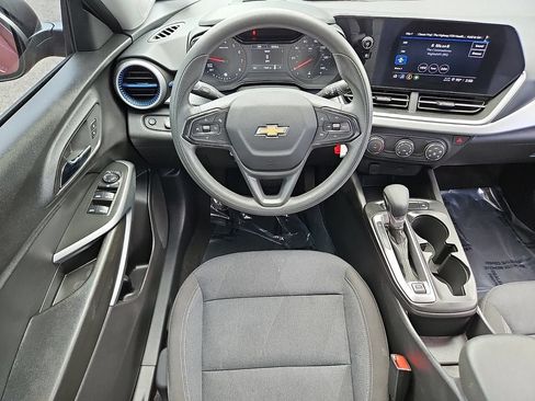Certified 2025 Chevrolet Trax LS w/ Driver Confidence Package FWD image 11