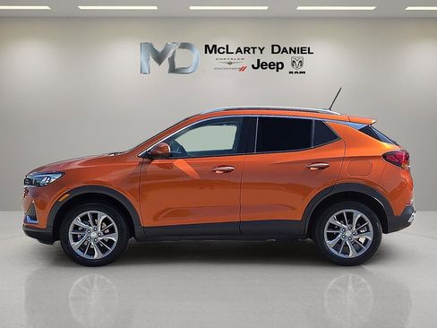 Used 2023 Buick Encore GX Essence w/ Experience Buick Package AWD/4WD image 3