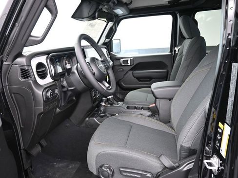 New 2026 Jeep Gladiator Sport AWD/4WD image 10