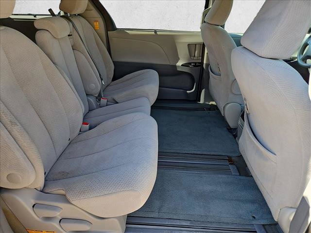 Used 2014 Toyota Sienna LE FWD image 19