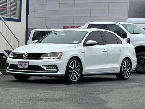 Used 2018 Volkswagen Jetta GLI FWD image 8