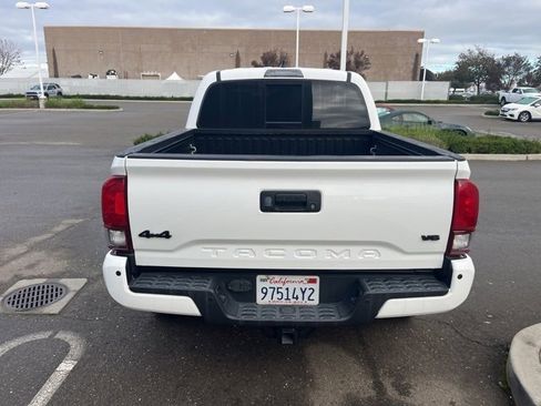Used 2020 Toyota Tacoma SR image 7