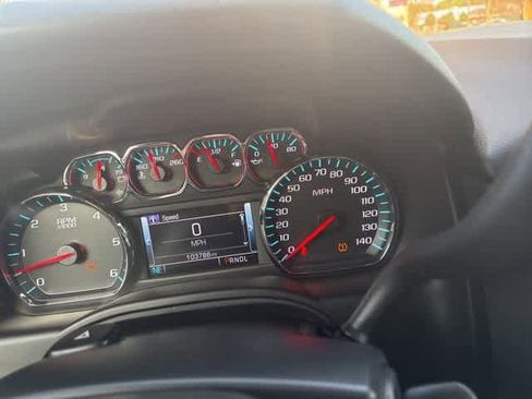 Used 2019 Chevrolet Suburban LT image 2