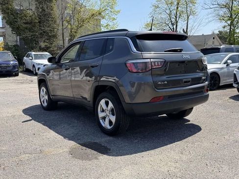 Used 2019 Jeep Compass Latitude w/ Cold Weather Group AWD/4WD image 4