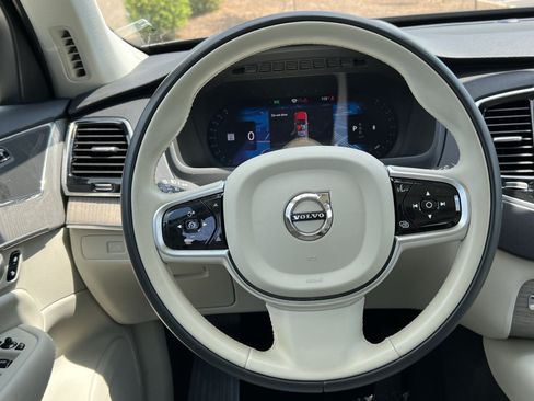 Used 2025 Volvo XC90 B6 Plus AWD/4WD image 17