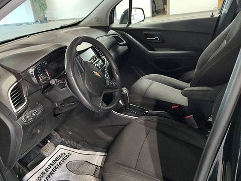 Used 2017 Chevrolet Trax LT AWD/4WD image 16