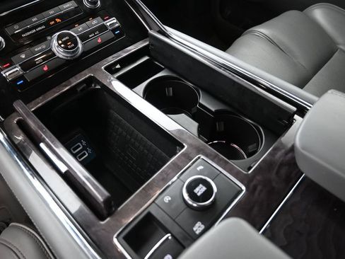 Used 2019 Lincoln Navigator Select RWD image 30