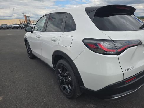 Certified 2025 Honda HR-V Sport image 7