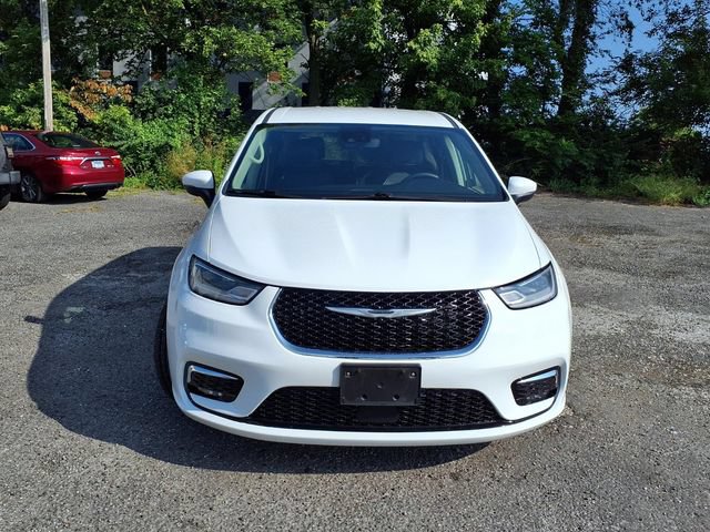 Used 2023 Chrysler Pacifica Touring-L FWD image 30