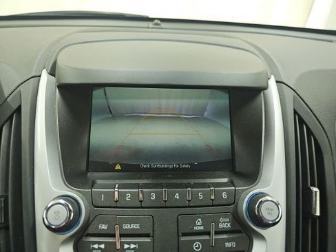 Used 2017 Chevrolet Equinox LT w/ Convenience Package image 9