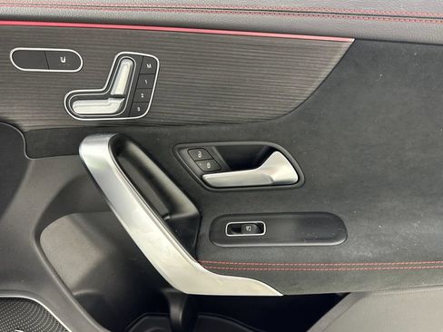Used 2023 Mercedes-Benz CLA 250 image 21