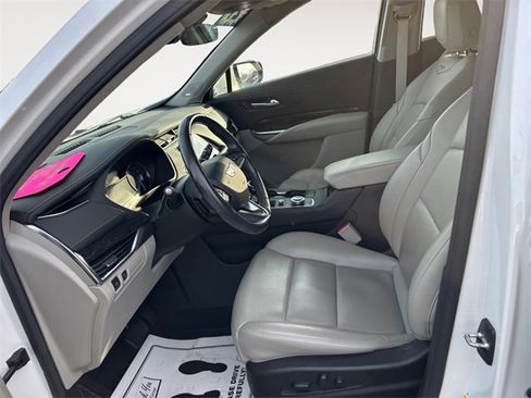 Used 2021 Cadillac XT4 Premium Luxury w/ Cold Weather Package image 9