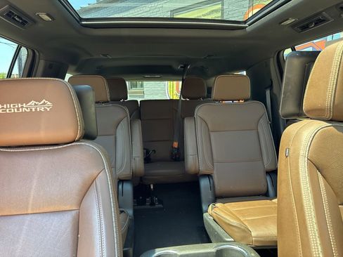 Used 2023 Chevrolet Suburban High Country AWD/4WD image 11