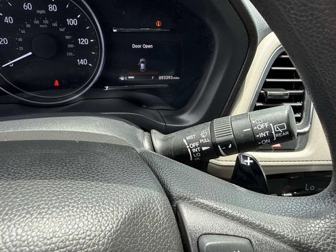 Used 2021 Honda HR-V EX image 36