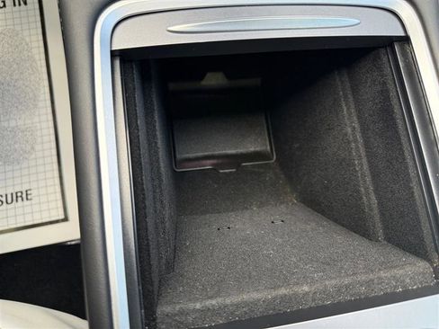 Used 2022 Tesla Model Y Long Range image 32