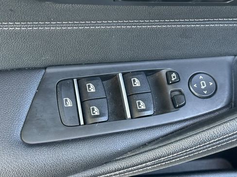 Used 2023 BMW 530e xDrive image 18