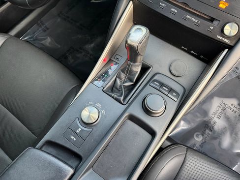 Used 2018 Lexus IS 300 image 69